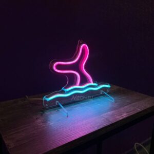 لافتة نيون ذيل الحوت