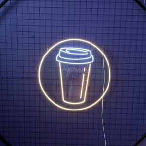 يافطة نيون كوب قهوة بدائرة