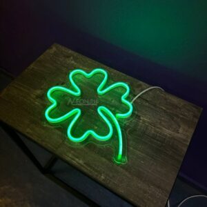 يافطة نيون برسيم