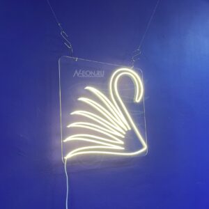 لوحة نيون بجعة