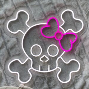 لافتة نيون "جمجمة ويا فيونكة"