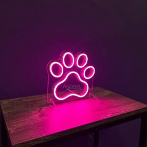 يافطة نيون مخلب