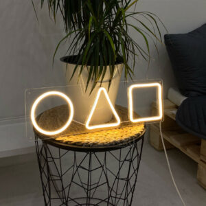 لافتة نيون "لعبة الحبار"