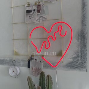 لافتة نيون - كتابة "Love"