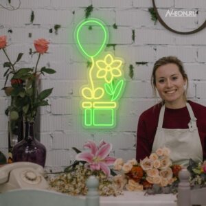 لافتة نيون ورد هدايا بالونات