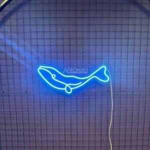 لافتة نيون حوت بالمحيط ??????