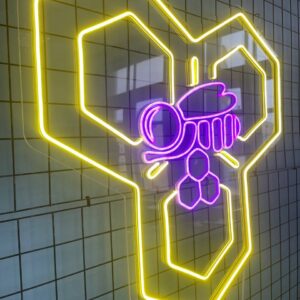 لافتة نيون نحلة