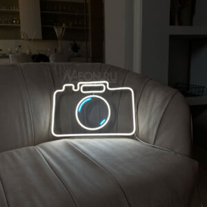 لافتة نيون "كاميرا"