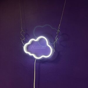 لافتة نيون سحابة