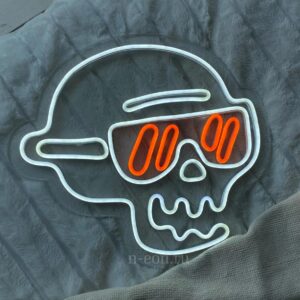 ساين نيون "جمجمة أبو نظارات"