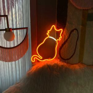 لافتة نيون 'بزونة تيݘكا'